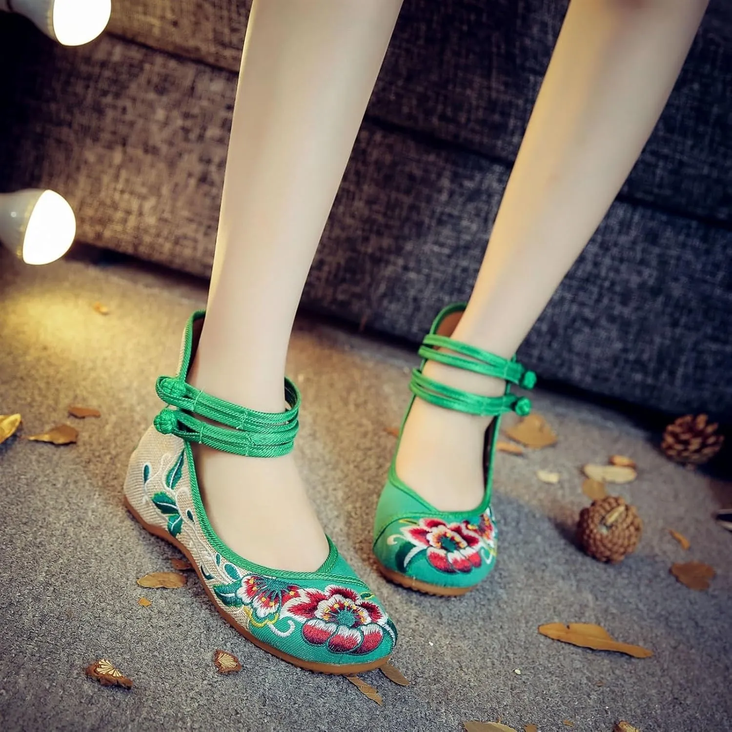 Chinese Traditional Floral Embroidered Shoes for Women Ethnic Style Round Toe Ankle Strap Canvas Sandals Handmade Mary Jane Flat Dress Loafers