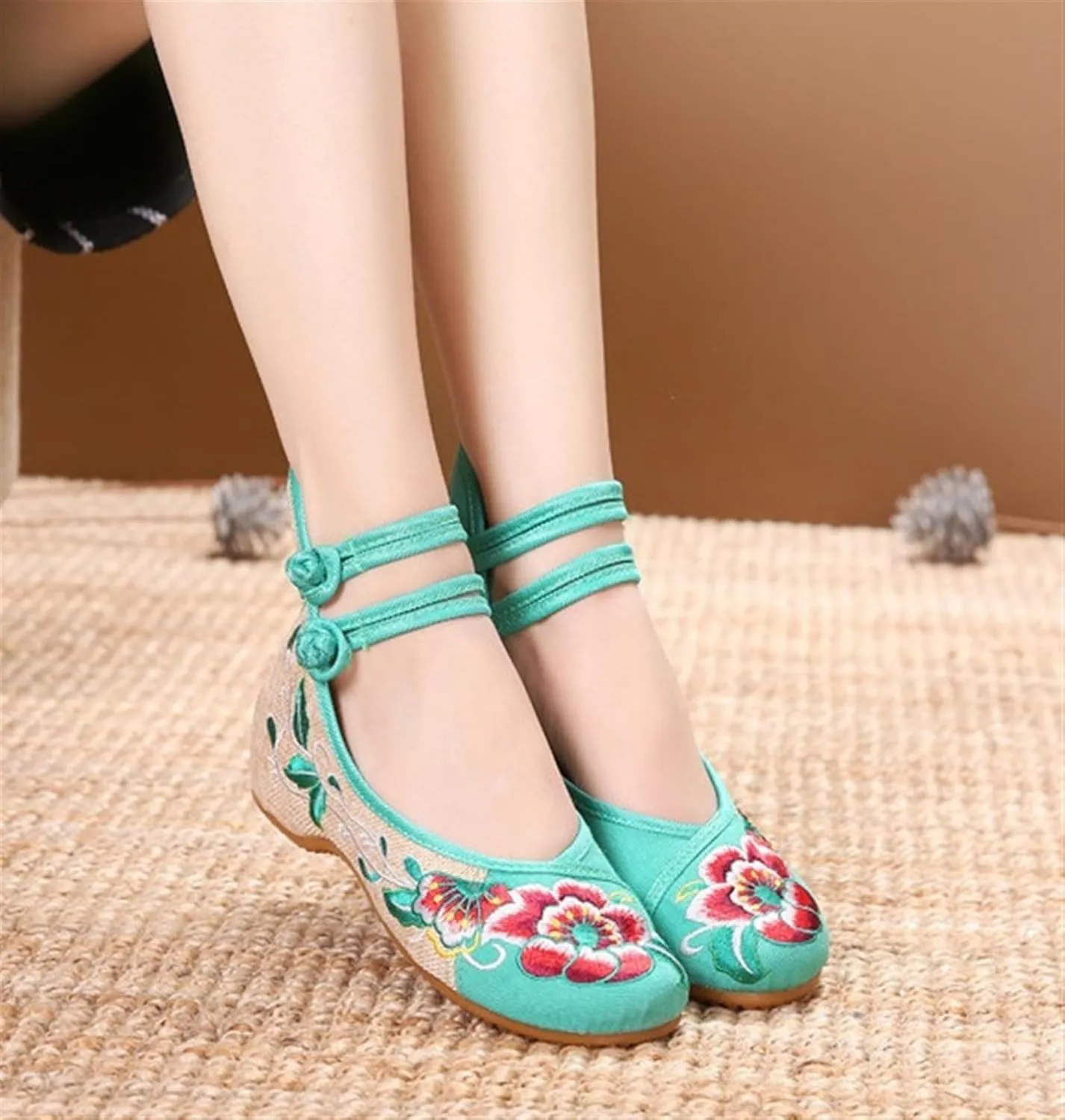 Chinese Traditional Floral Embroidered Shoes for Women Ethnic Style Round Toe Ankle Strap Canvas Sandals Handmade Mary Jane Flat Dress Loafers