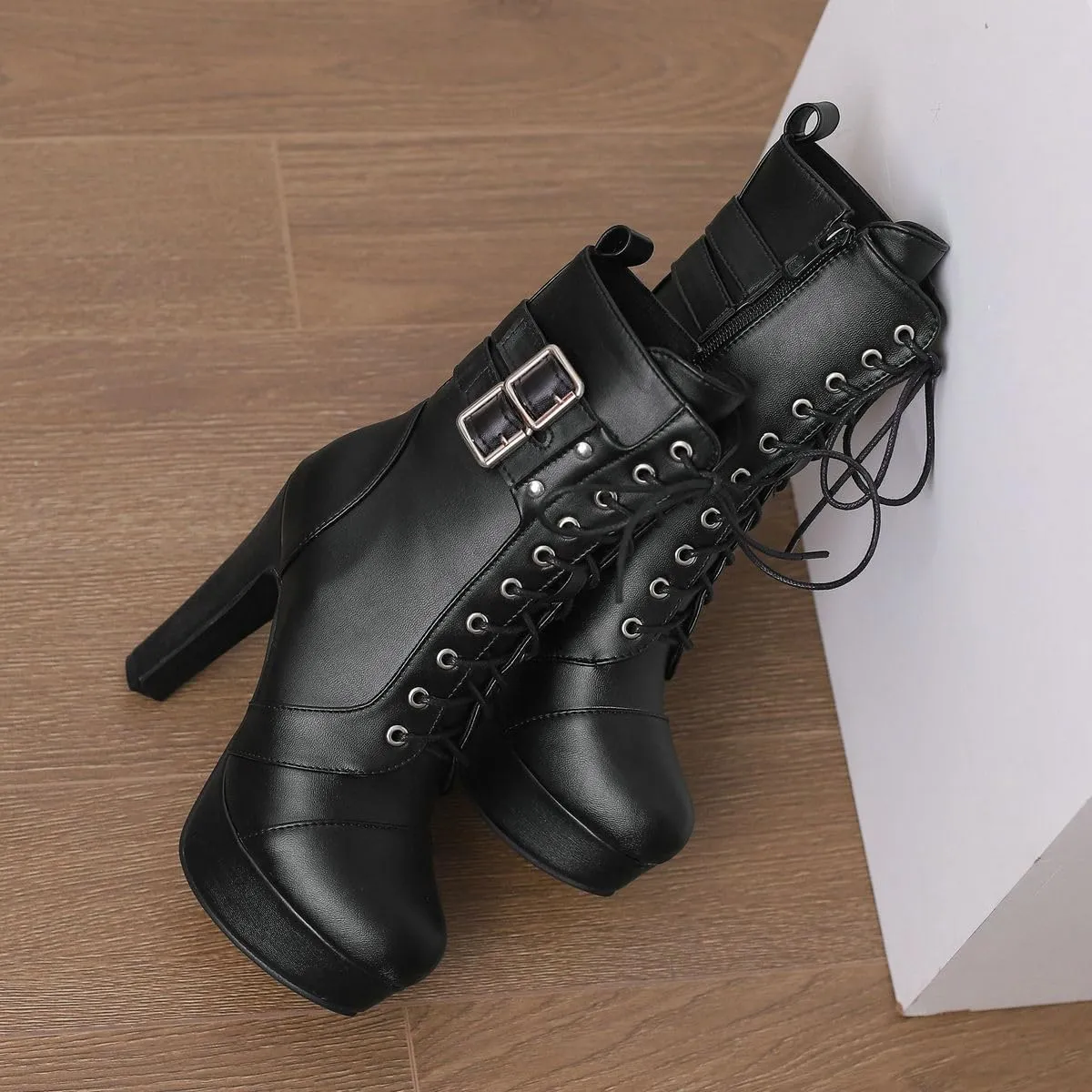 DINTAHA Lace Up Platform Combat Boots High Chunky Heeled Booties With Buckles