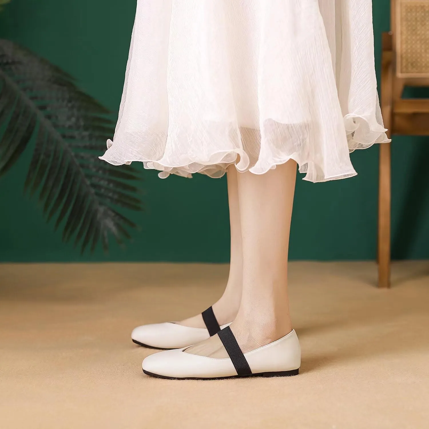 Hee grand Leather Flats for Women Comfortable Square Toe Mary Jane Shoes Elastic Strap Flats Lightweight Walking Shoes