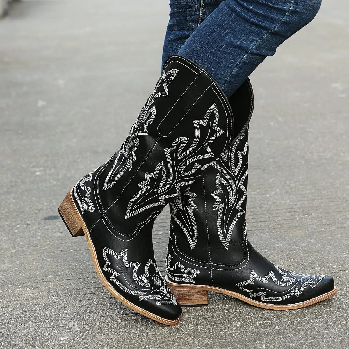 Ladmiple Cowboy Boots For Women Knee High Wide Calf Embroidered Western Boots Chunky Heel Fashion Classic Boot Pull-On