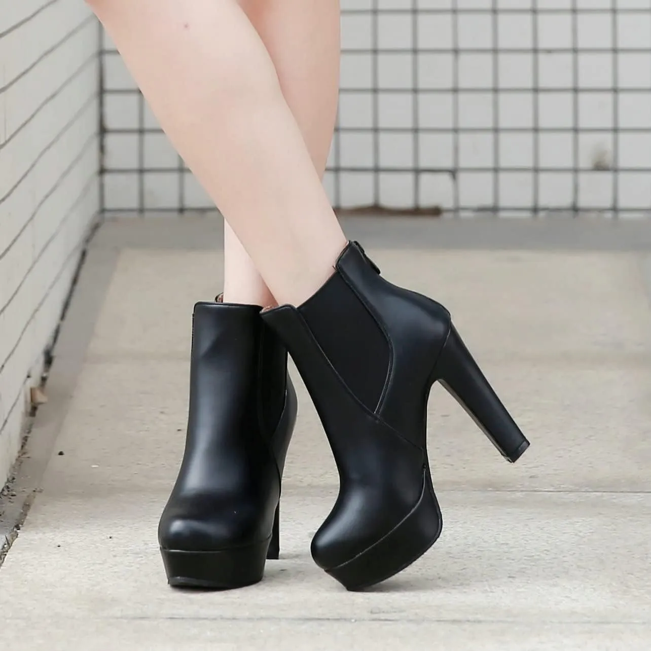 UniqueStride Womens Block High Heel Chelsea Booties Chunky Platform Ankle Boots