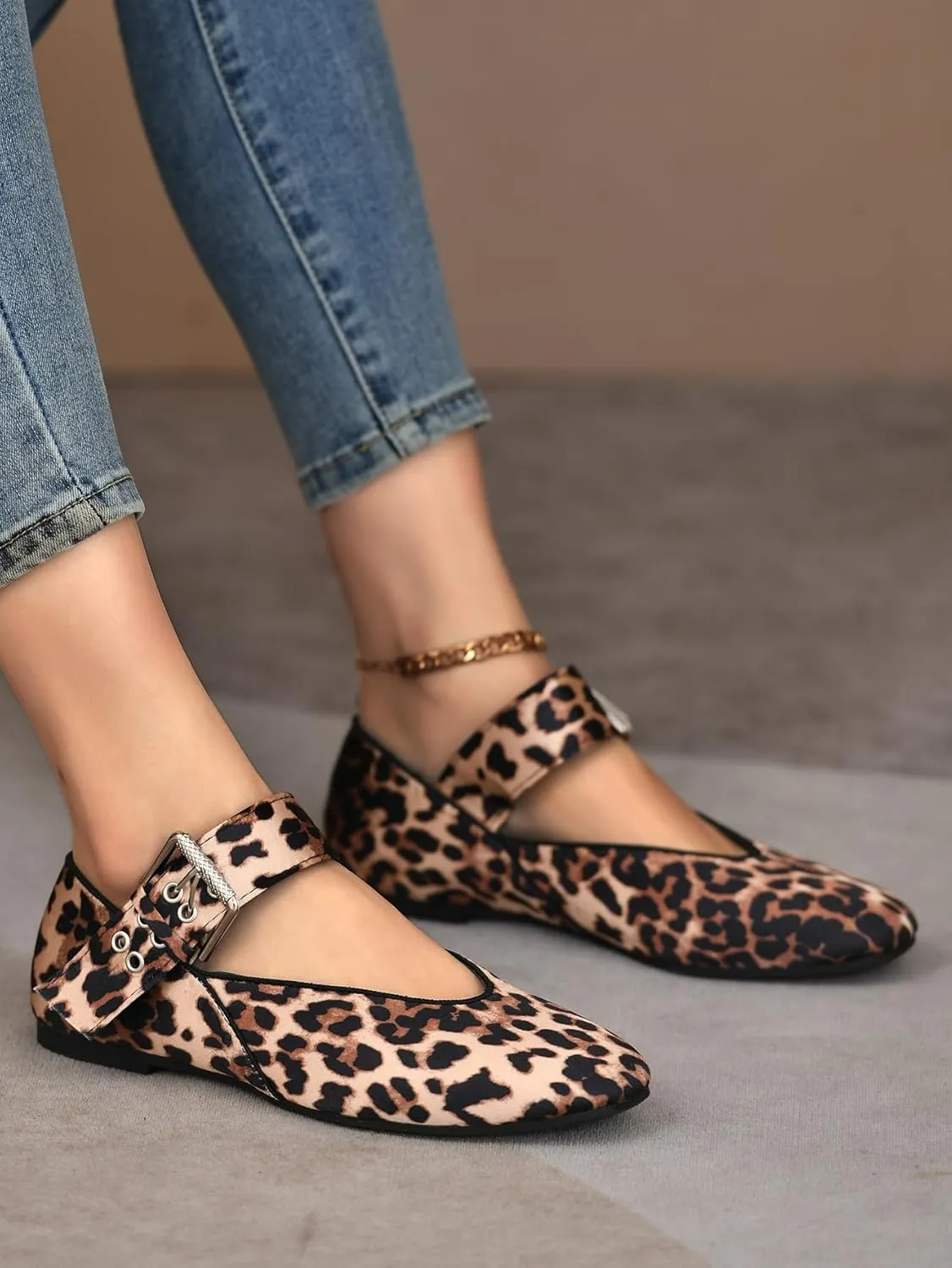 Women's White Mary Jane Flats Comfortable, Buckle Strap Ballet Flats for Women Sqaure Round Toe Slip On Shoes