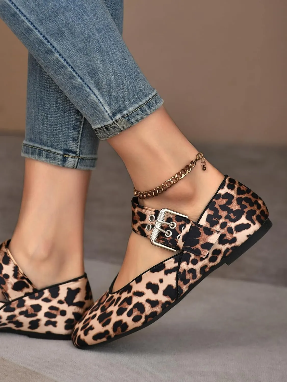 Women's White Mary Jane Flats Comfortable, Buckle Strap Ballet Flats for Women Sqaure Round Toe Slip On Shoes
