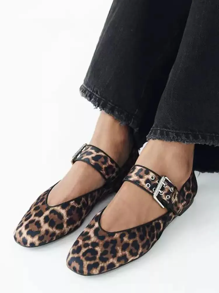 Women's White Mary Jane Flats Comfortable, Buckle Strap Ballet Flats for Women Sqaure Round Toe Slip On Shoes